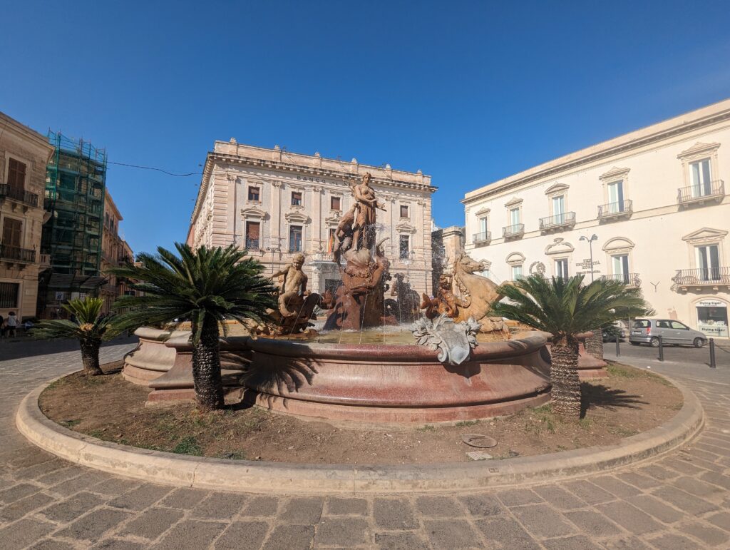 Fontana di Diana in Piazza Archimede