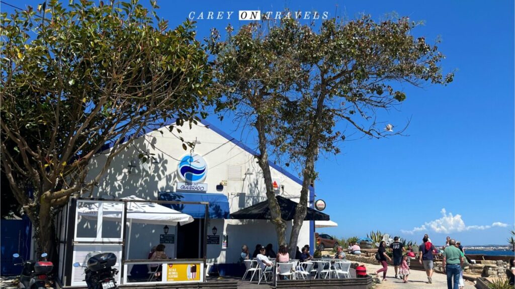 Bar do Quebrado on a busy day in Peniche