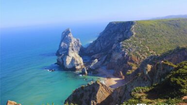View of Praia Ursa from the path from Cabo da Roca