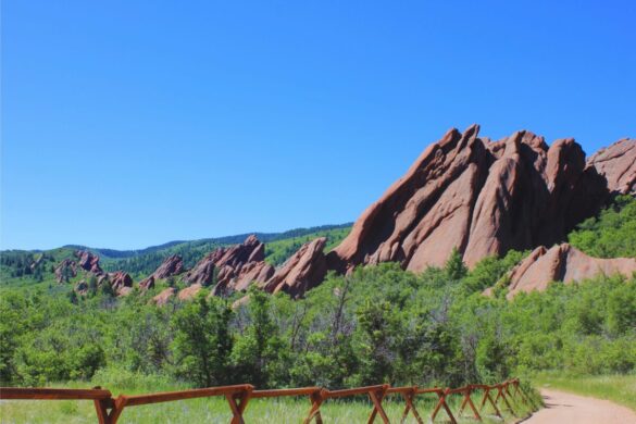 Fountain Valley Hike past Red Rocks Roxborough State Park