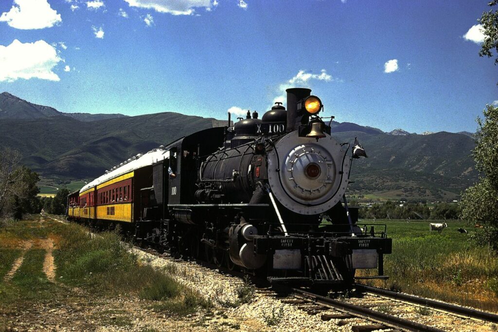 Unique Things to Do in Park City, Utah: Heber Valley Railroad Drew Jacksich from San Jose, CA, California Republic, CC BY 2.0 , via Wikimedia Commons