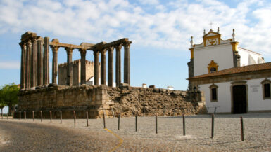 Templo Romano with Pousada Convento d'Évora in the background, photo credit François Philipp on Flickr