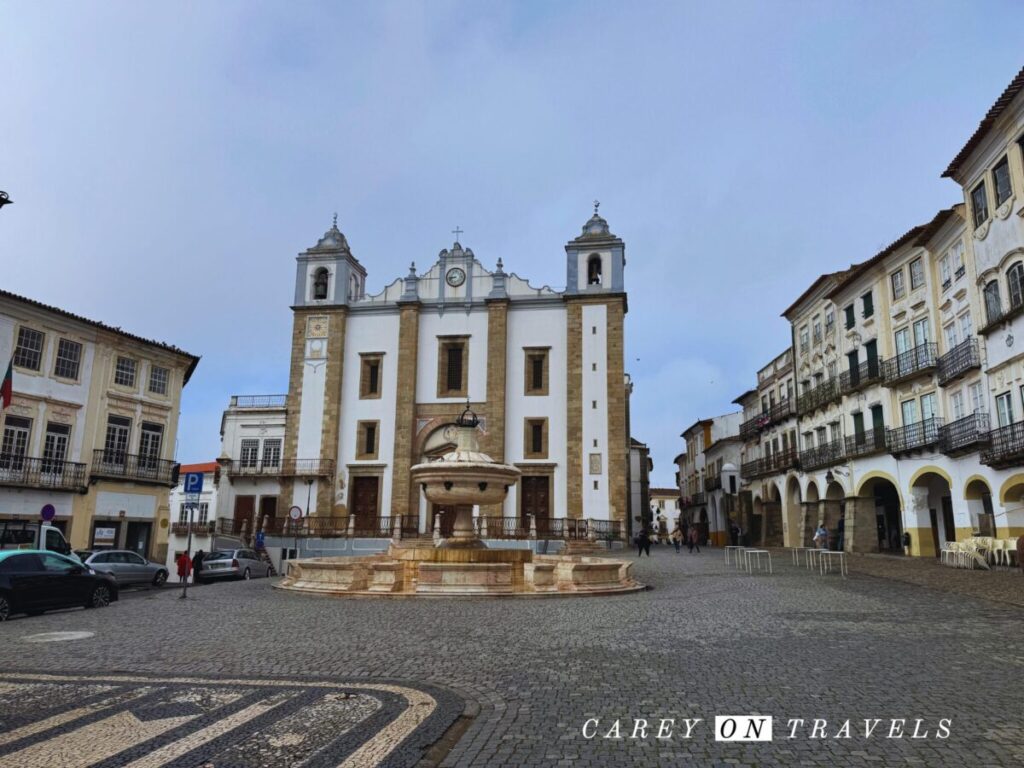 Praça do Giraldo in Évora Portugal