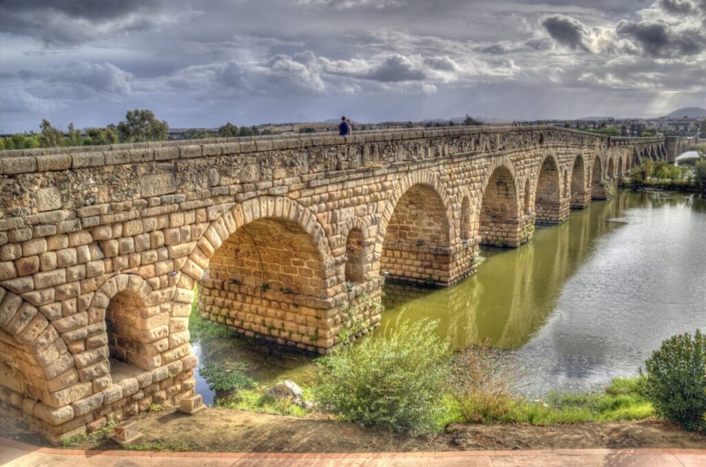 Puente romano de Mérida, photo credit Ángel M. Felicísimo on Flickr