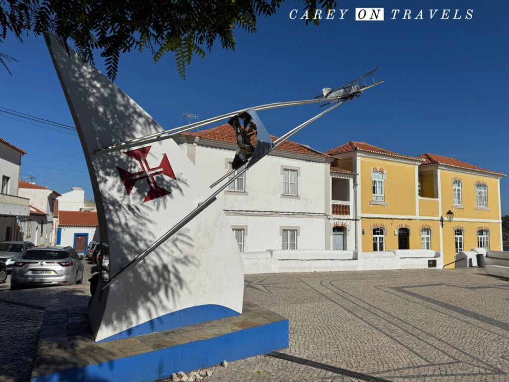 Vila Nova de Milfontes Monumento aos aviadores