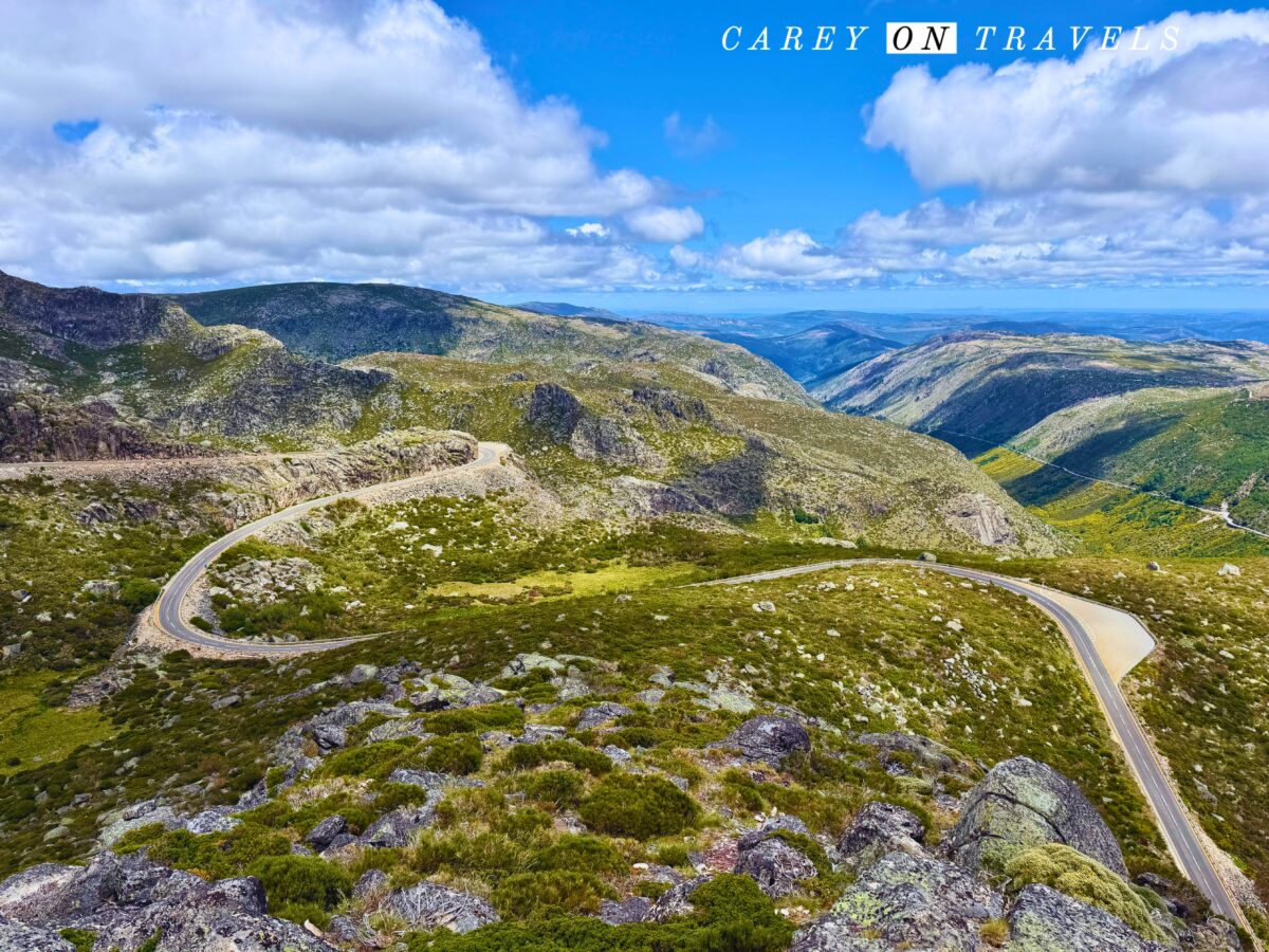 Road near Torré Serra da Estrela